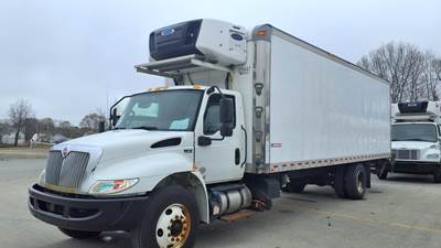 International MV607 26 ft Refrigerated Truck - 240HP, 6 Speed Automatic, Liftgate