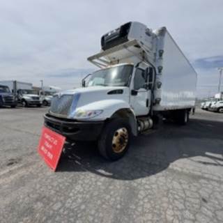 International MV607 26 ft Refrigerated Truck - 240HP, 6 Speed Automatic, Liftgate
