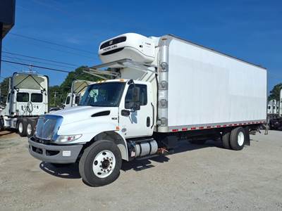 International MV607 26 ft Refrigerated Truck - 240HP, 6 Speed Automatic, Liftgate