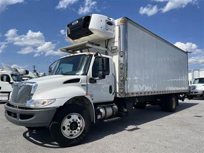 International MV607 26 ft Refrigerated Truck - 240HP, 6 Speed Automatic, Liftgate