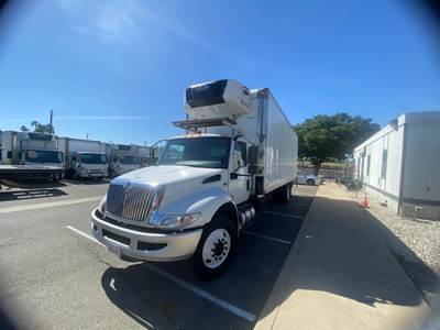 International MV607 26 ft Refrigerated Truck - 240HP, 6 Speed Automatic, Liftgate