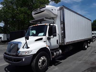 International MV607 26 ft Refrigerated Truck - 280HP, 6 Speed Automatic, Liftgate