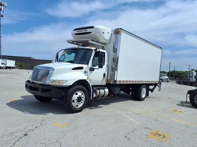 International MV607 18 ft Refrigerated Truck - 240HP, 6 Speed Automatic, Liftgate