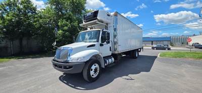 International MV607 26 ft Refrigerated Truck - 240HP, 6 Speed Automatic, Liftgate