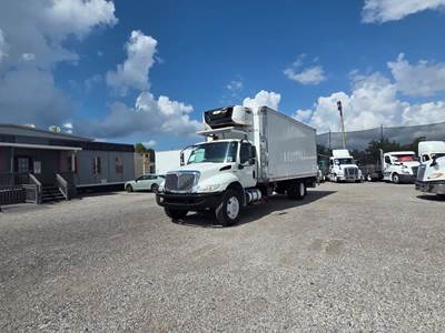 International MV607 22 ft Refrigerated Truck - 240HP, 6 Speed Automatic, Liftgate