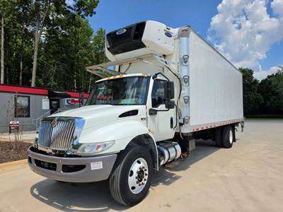 International MV607 26 ft Refrigerated Truck - 240HP, 6 Speed Automatic, Liftgate