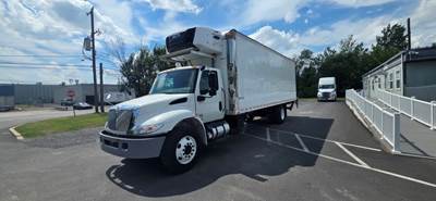 International MV607 26 ft Refrigerated Truck - 240HP, 6 Speed Automatic, Liftgate