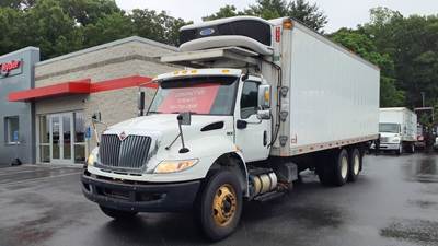International MV607 26 ft Refrigerated Truck - 330HP, 6 Speed Automatic, Liftgate