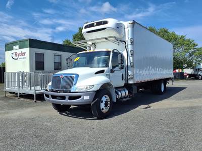 International MV607 26 ft Refrigerated Truck - 280HP, 6 Speed Automatic, Liftgate