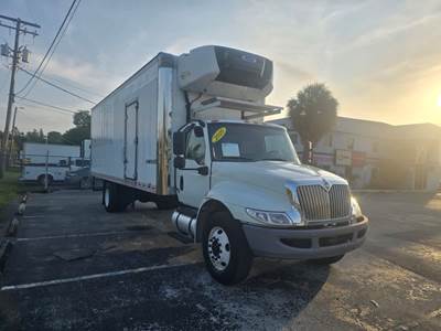 International MV607 26 ft Refrigerated Truck - 325HP, 6 Speed Automatic
