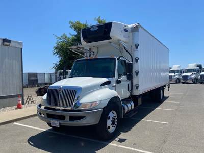 International MV607 26 ft Refrigerated Truck - 240HP, 6 Speed Automatic, Liftgate