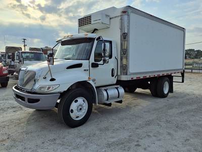 International MV607 18 ft Refrigerated Truck - 260HP, 6 Speed Automatic
