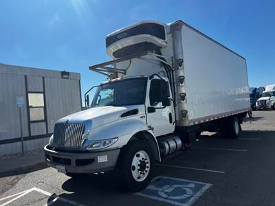 International MV607 26 ft Refrigerated Truck - 240HP, 6 Speed Automatic, Liftgate