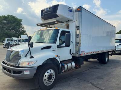 International MV607 26 ft Refrigerated Truck - 240HP, 6 Speed Automatic, Liftgate