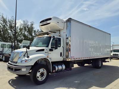 International MV607 26 ft Refrigerated Truck - 240HP, 6 Speed Automatic, Liftgate