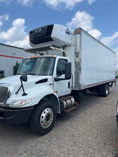 International MV607 26 ft Refrigerated Truck - 240HP, 6 Speed Automatic, Liftgate