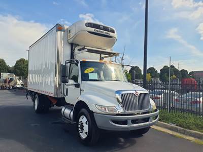 International MV607 18 ft Refrigerated Truck - 240HP, 6 Speed Automatic, Liftgate