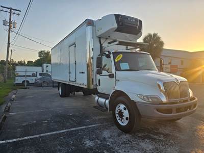 International MV607 26 ft Refrigerated Truck - 325HP, 6 Speed Automatic