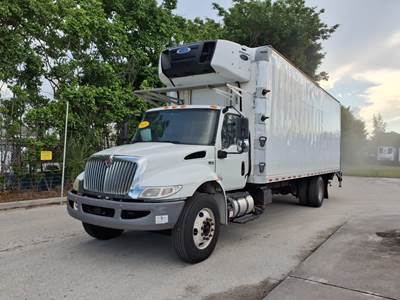 International MV607 26 ft Refrigerated Truck - 280HP, 6 Speed Automatic, Liftgate