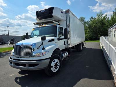 International MV607 26 ft Refrigerated Truck - 240HP, 6 Speed Automatic, Liftgate