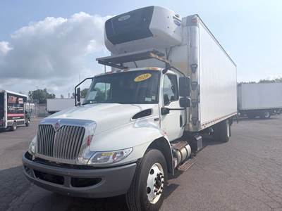 International MV607 26 ft Refrigerated Truck - 280HP, 6 Speed Automatic, Liftgate