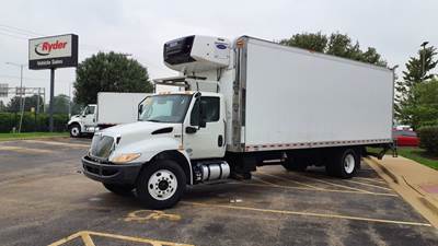 International MV607 26 ft Refrigerated Truck - 280HP, 6 Speed Automatic, Liftgate