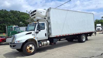 International MV607 26 ft Refrigerated Truck - 280HP, 6 Speed Automatic, Liftgate