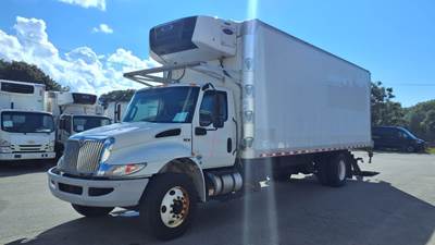 International MV607 26 ft Refrigerated Truck - 240HP, 6 Speed Automatic, Liftgate