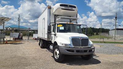 International MV607 Refrigerated Truck - 280HP, 6 Speed Automatic, Liftgate
