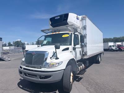International MV607 26 ft Refrigerated Truck - 240HP, 6 Speed Automatic, Liftgate