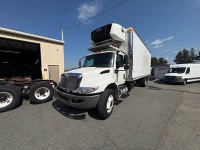 International MV607 26 ft Refrigerated Truck - 240HP, 6 Speed Automatic, Liftgate