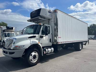 International MV607 26 ft Refrigerated Truck - 280HP, 6 Speed Automatic, Liftgate