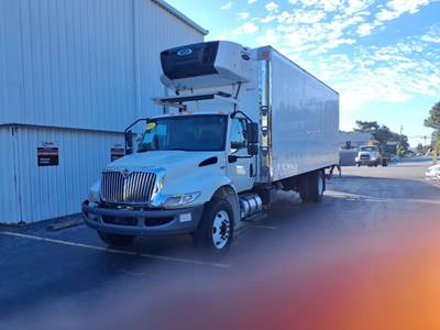 International MV607 26 ft Refrigerated Truck - 240HP, 6 Speed Automatic, Liftgate