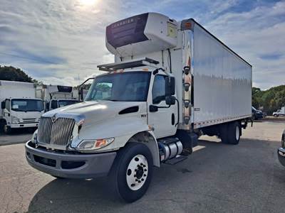 International MV607 26 ft Refrigerated Truck - 325HP, 6 Speed Automatic, Liftgate
