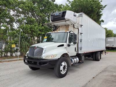 International MV607 26 ft Refrigerated Truck - 240HP, 6 Speed Automatic, Liftgate