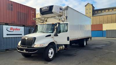 International MV607 26 ft Refrigerated Truck - 240HP, 6 Speed Automatic, Liftgate