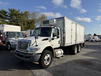 International MV607 20 ft Refrigerated Truck - 350HP, 6 Speed Automatic