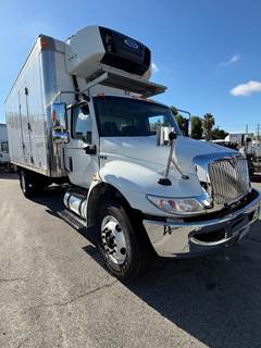 International MV607 20 ft Refrigerated Truck - 240HP, 6 Speed Automatic, Liftgate