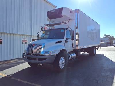 International MV607 26 ft Refrigerated Truck - 280HP, 6 Speed Automatic, Liftgate