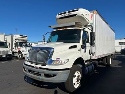 International MV607 26 ft Refrigerated Truck - 280HP, 7 Speed Automatic, Liftgate