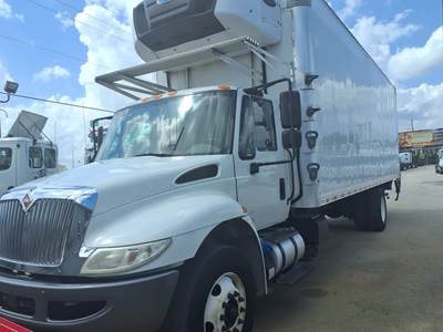 International ND 700 26 ft Refrigerated Truck - 240HP, 6 Speed Automatic, Liftgate