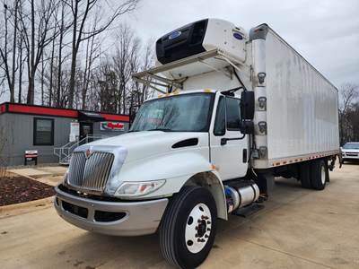 International ND 700 26 ft Refrigerated Truck - 240HP, 6 Speed Automatic, Liftgate
