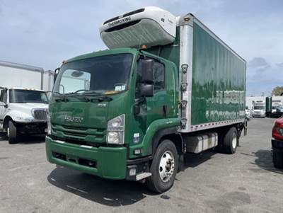 Isuzu FTR 20 ft Refrigerated Truck - 215HP, 6 Speed Automatic, Liftgate