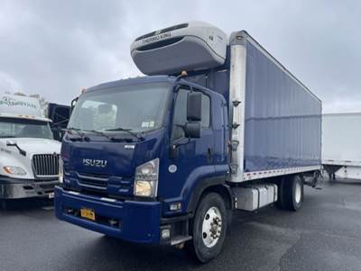 Isuzu FTR 26 ft Refrigerated Truck - 215HP, 6 Speed Automatic, Liftgate