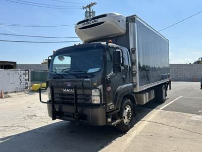 Isuzu FTR 20 ft Refrigerated Truck - 215HP, 6 Speed Automatic, Liftgate