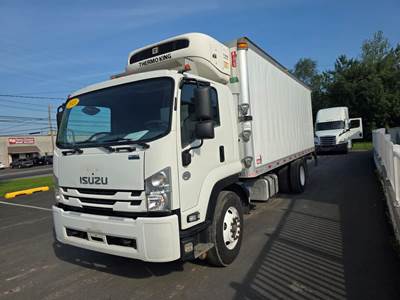 Isuzu FTR 22 ft Refrigerated Truck - 215HP, 6 Speed Automatic, Liftgate