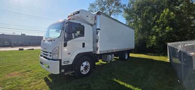 Isuzu FTR 22 ft Refrigerated Truck - 215HP, 6 Speed Automatic, Liftgate
