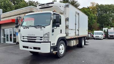 Isuzu FTR 20 ft Refrigerated Truck - 215HP, 6 Speed Automatic, Liftgate