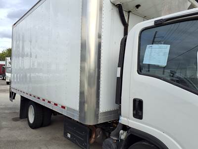 Isuzu NPR 16 ft Refrigerated Truck - 215HP, 6 Speed Automatic, Liftgate