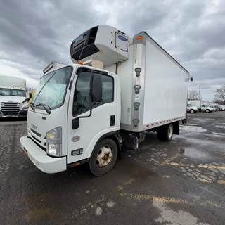 Isuzu NPR 16 ft Refrigerated Truck - 215HP, 6 Speed Automatic, Liftgate